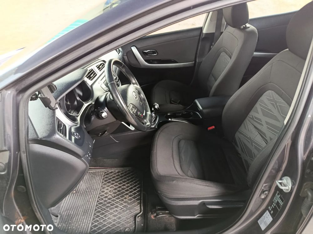 Kia Ceed 1.4 L - 9