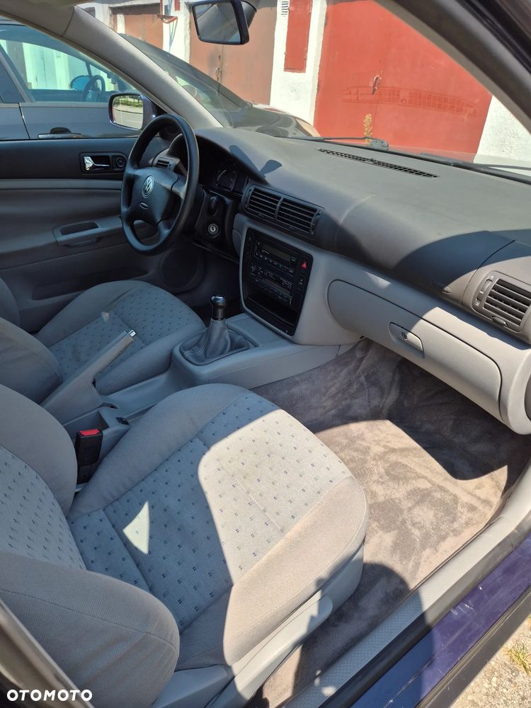 Volkswagen Passat 1.8T - 24