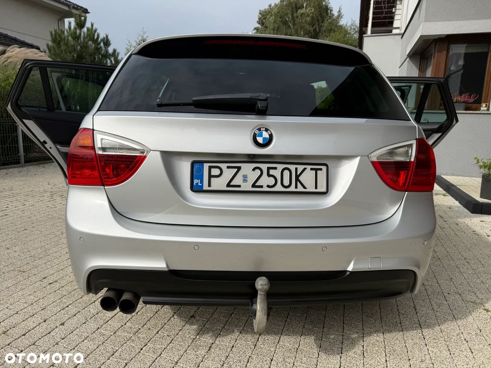 BMW Seria 3 325xi Touring - 17