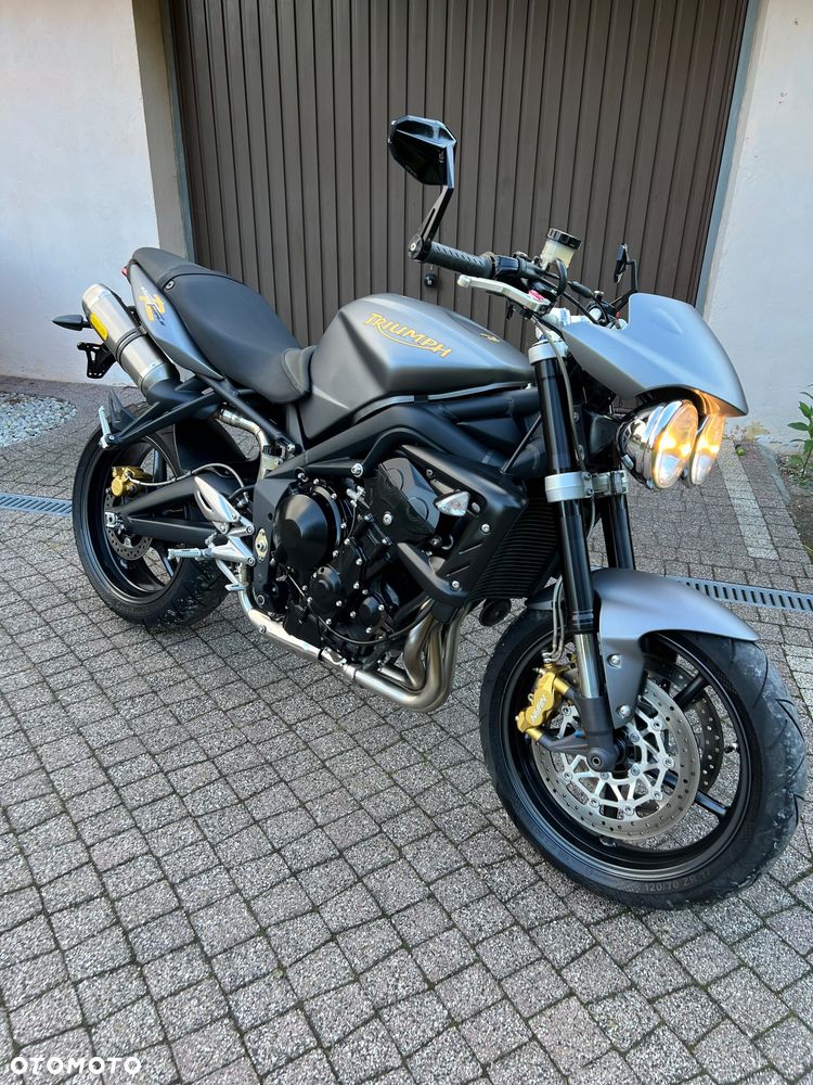Triumph Street Triple - 30