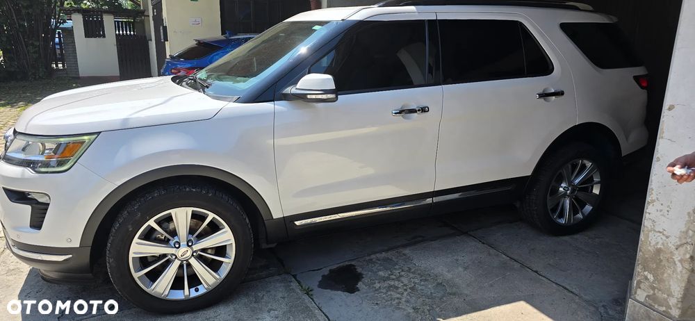 Ford Explorer - 3