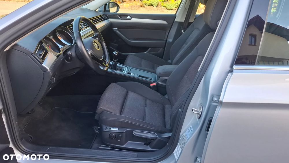 Volkswagen Passat - 10