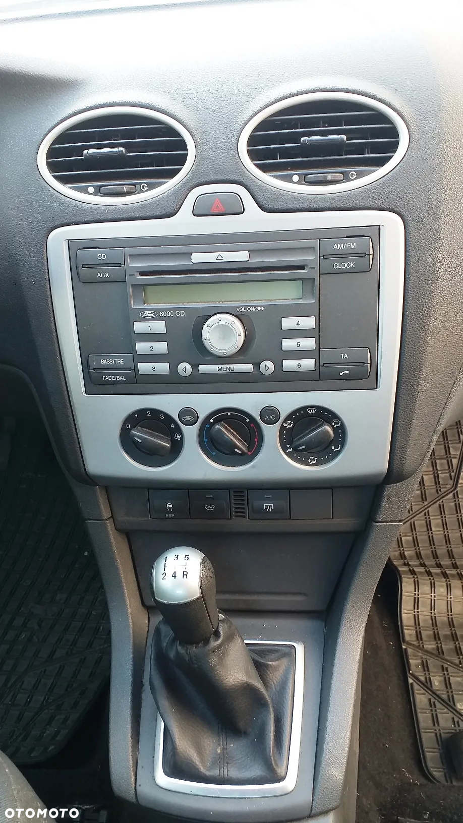 Na części Ford Focus MK2 3-drzwi 1.6 Diesel lak. Z3 silnik skrzynia biegów maska zderzak szyba klapa lampa fotel kanapa deska belka zawieszenie hak koła - 11