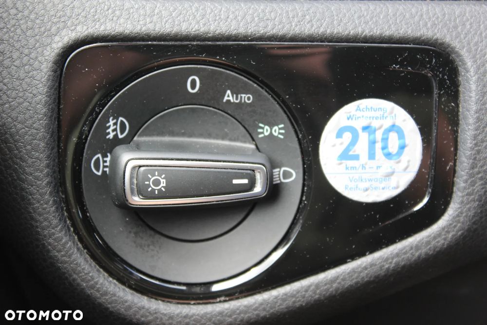 Volkswagen Golf 2.0 TDI SCR Comfortline - 19