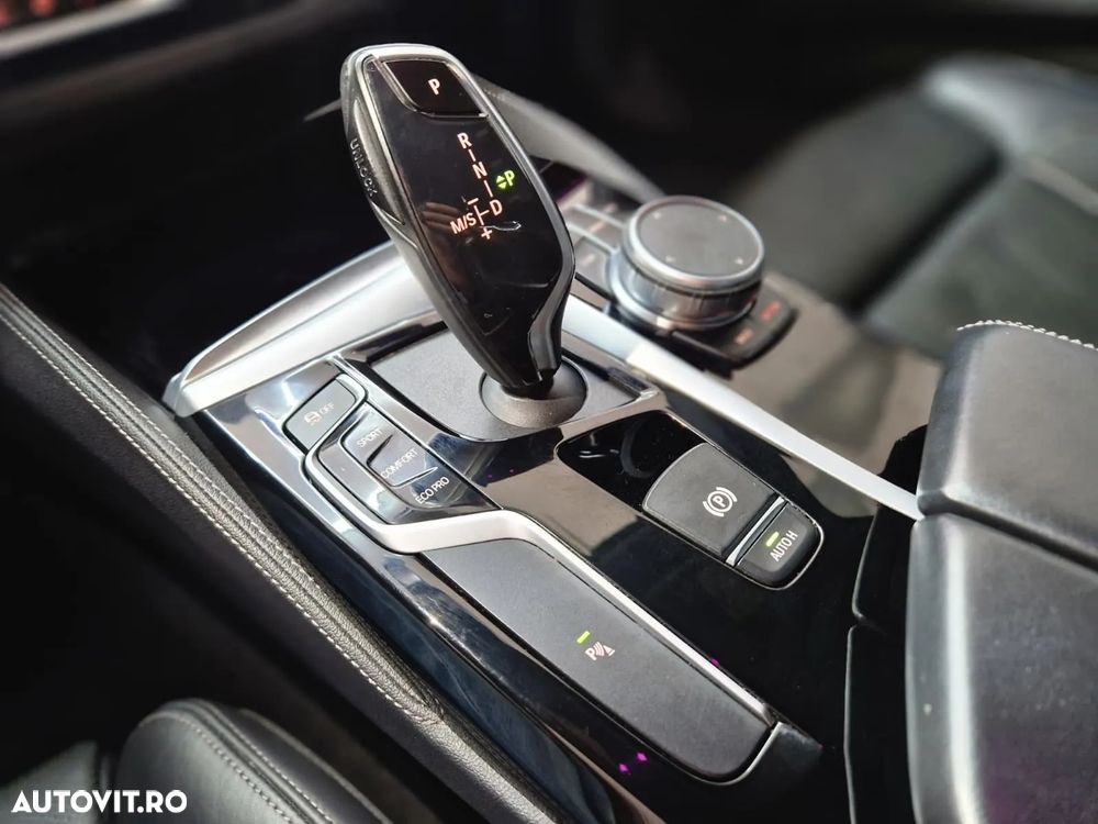 BMW Seria 5 520i Aut. M Sport Edition - 17