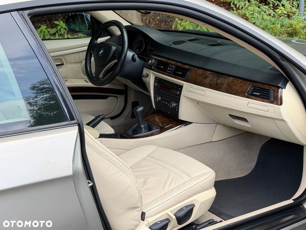 BMW Seria 3 320d DPF - 9