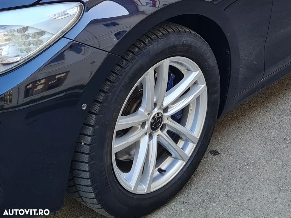 BMW Seria 5 530d xDrive Touring - 34