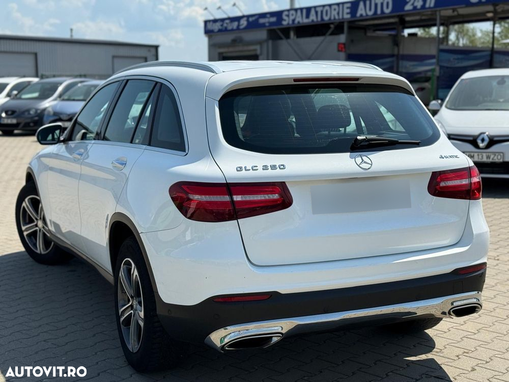 Mercedes-Benz GLC 250 4Matic 9G-TRONIC AMG Line - 7