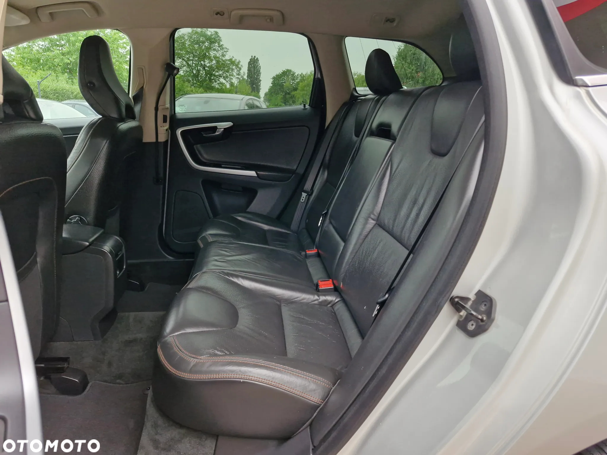 Volvo XC 60 2.4D AWD Summum - 13