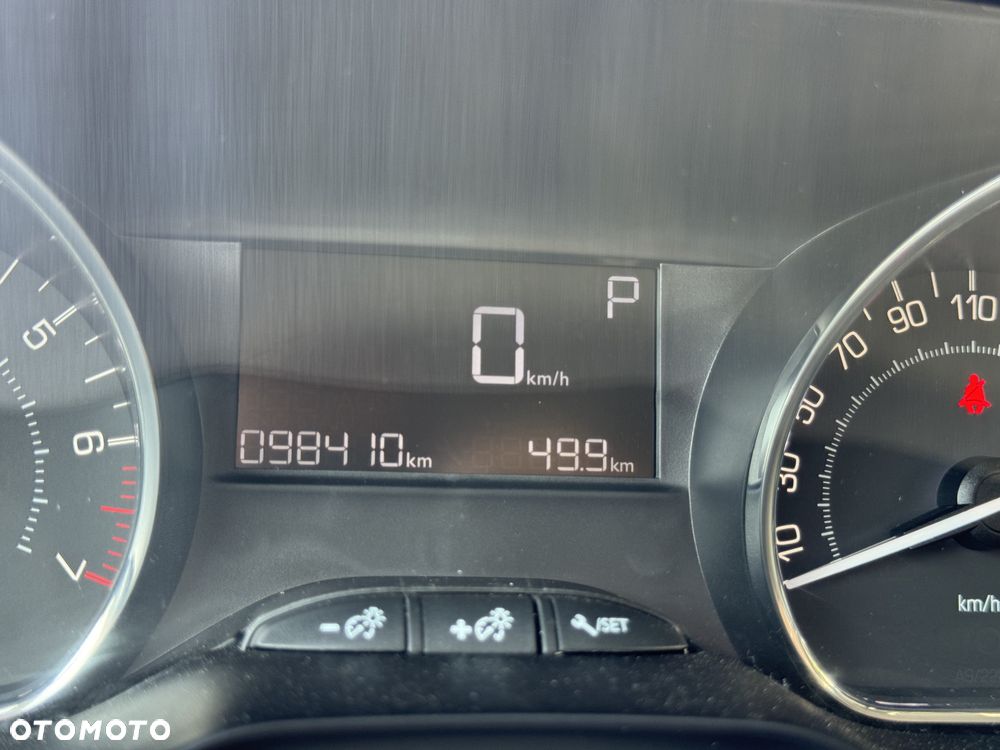 Peugeot 2008 - 12