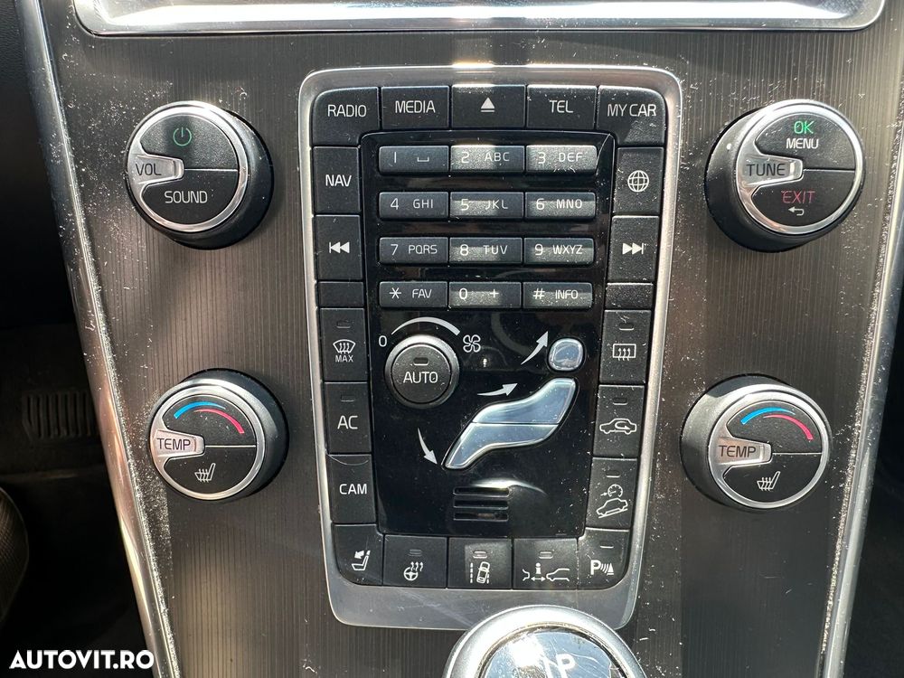 Volvo XC 60 D4 AWD Geartronic Summum - 2