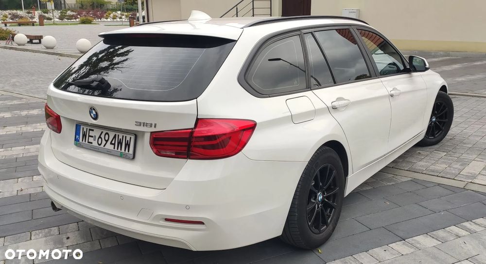 BMW Seria 3 318i - 12