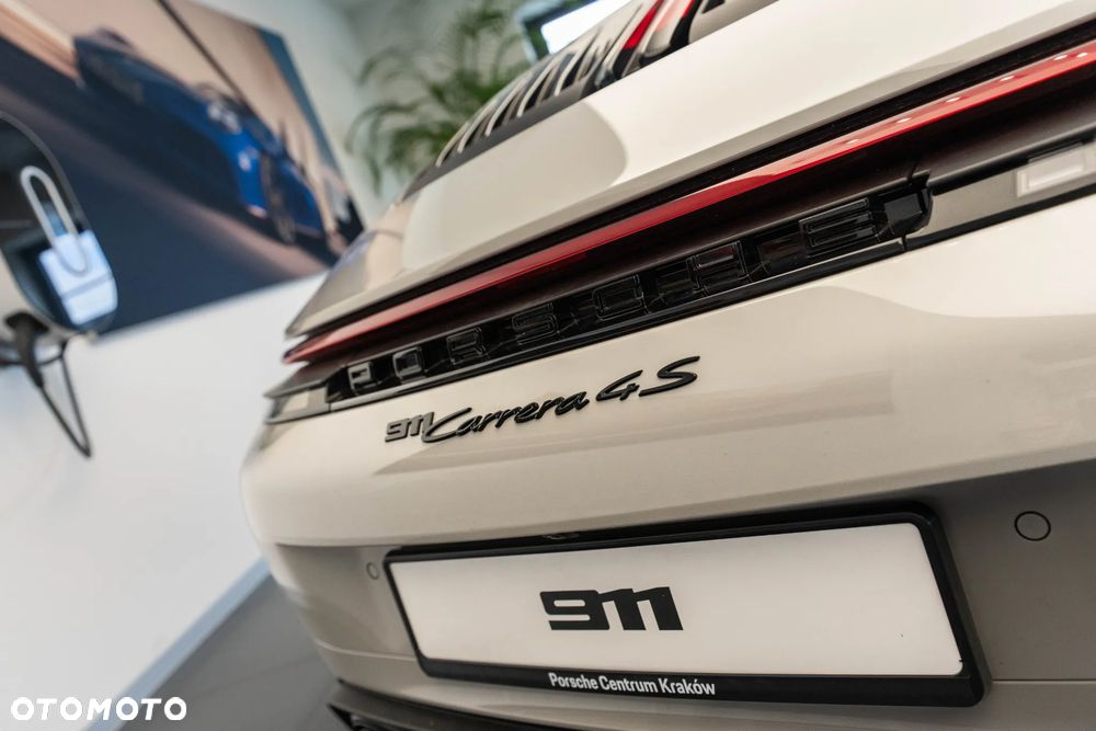 Porsche 911 Carrera 4S - 41