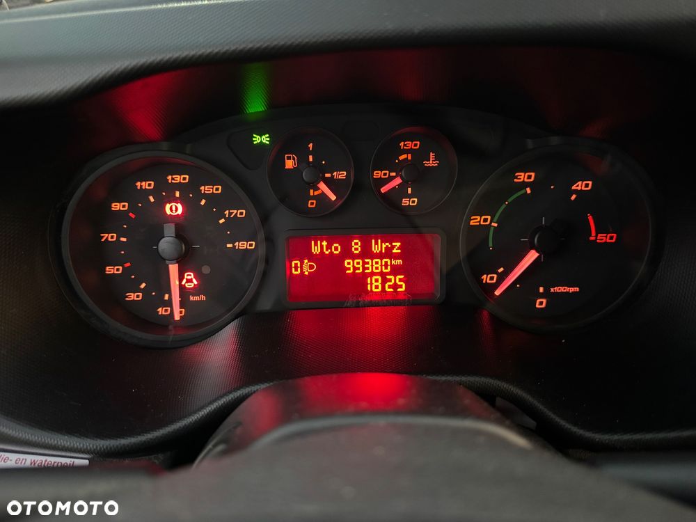 Iveco IVECO DAILY 50c15  DMC 3500 KG W OFERCIE OK 70 SZTUK FURGON KONTENER CHLODNIA WYWROT PODWOZIE DO ZABUDOWY 35c15 - 23