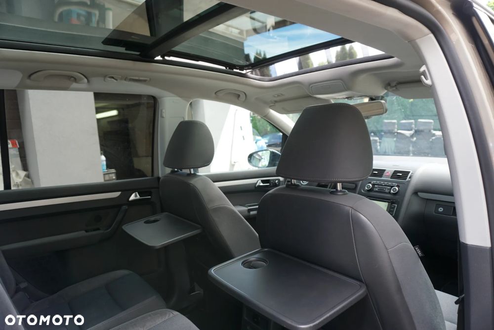 Volkswagen Touran 1.4 TSI STYLE - 17