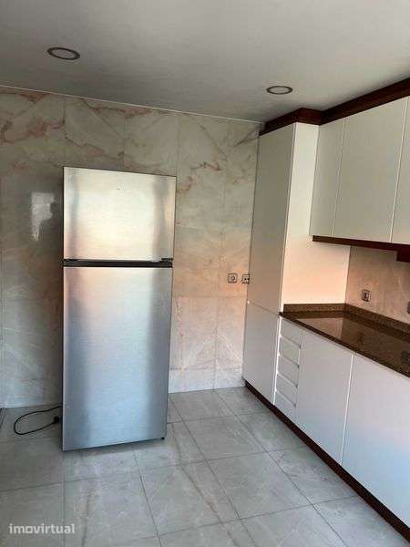 Excelente Apartamento T3 com Garagem Fechada (Box) no Centro - Grande imagem: 5/10