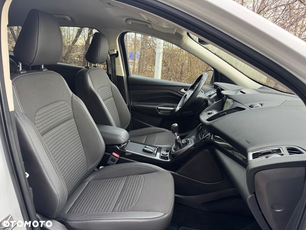 Ford Kuga 1.5 EcoBoost FWD Titanium ASS - 19