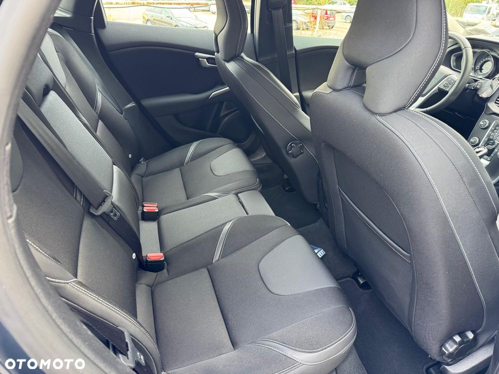 Volvo V40 T3 Drive-E Momentum - 10