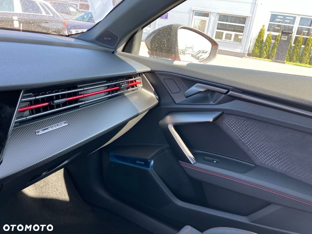 Audi RS3 Limousine - 22