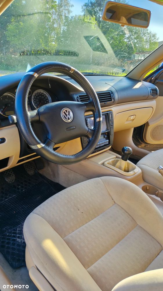 Volkswagen Passat 1.9 TDI Comfortline - 10
