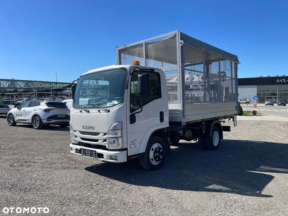 Isuzu M 27 - 1