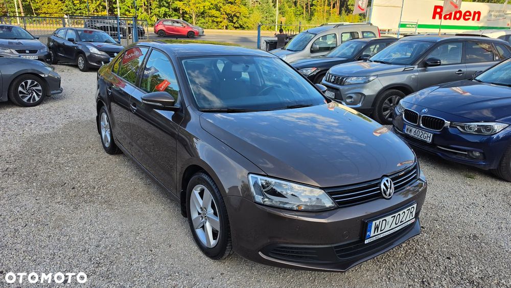 Volkswagen Jetta 1.2 TSI Comfortline Perfectline - 2