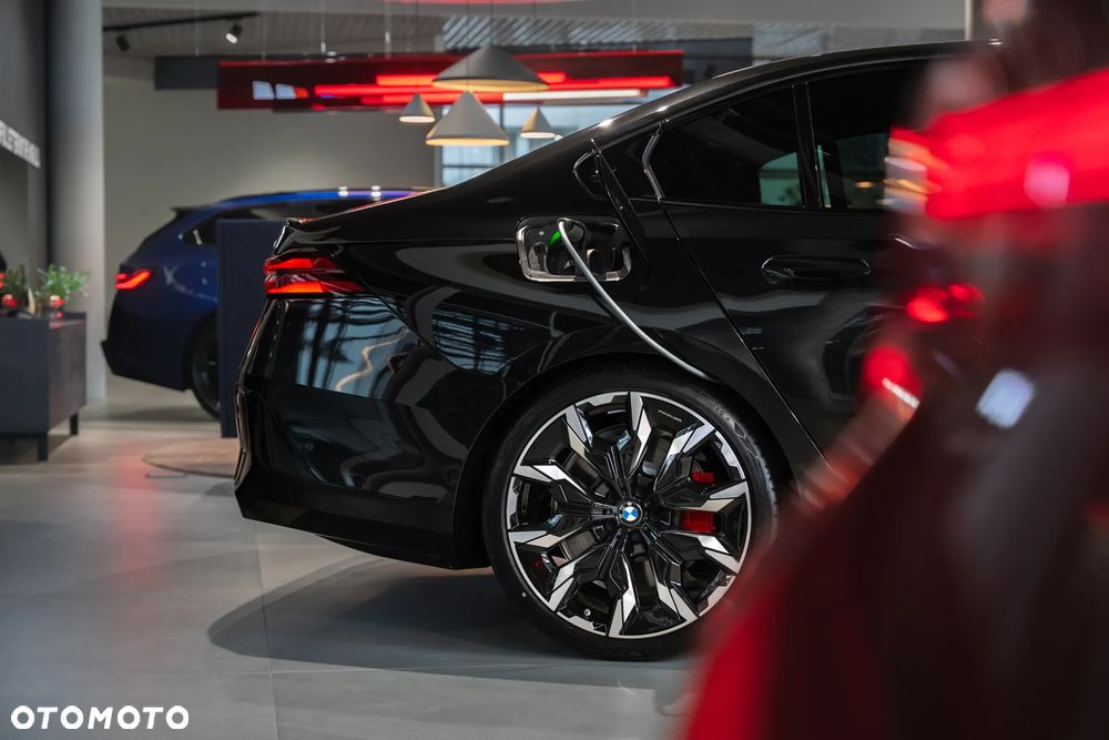 BMW i5 83.9kWh M60 xDrive - 14
