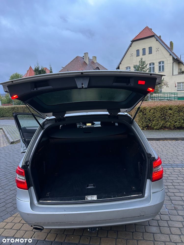 Mercedes-Benz Klasa E 250 CGI BlueEffICIENCY Avantgarde - 13