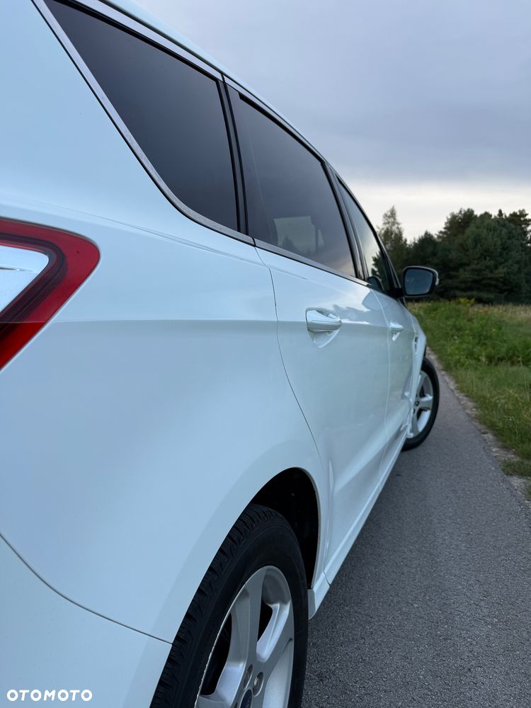 Ford S-Max - 13