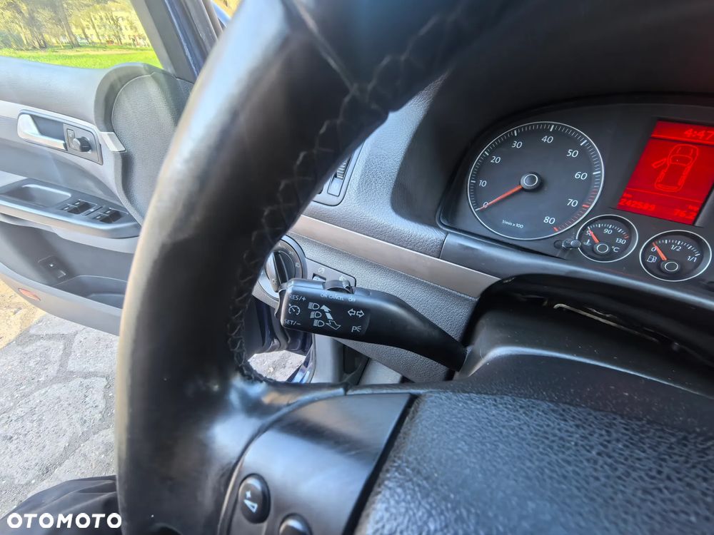 Volkswagen Touran 1.4 TSI STYLE - 30