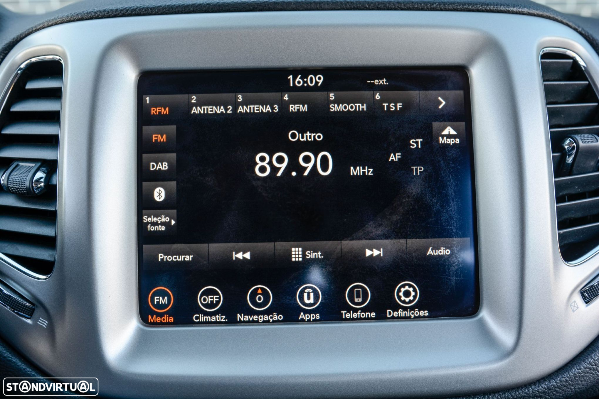 Jeep Compass 1.6 M-Jet Limited - 32