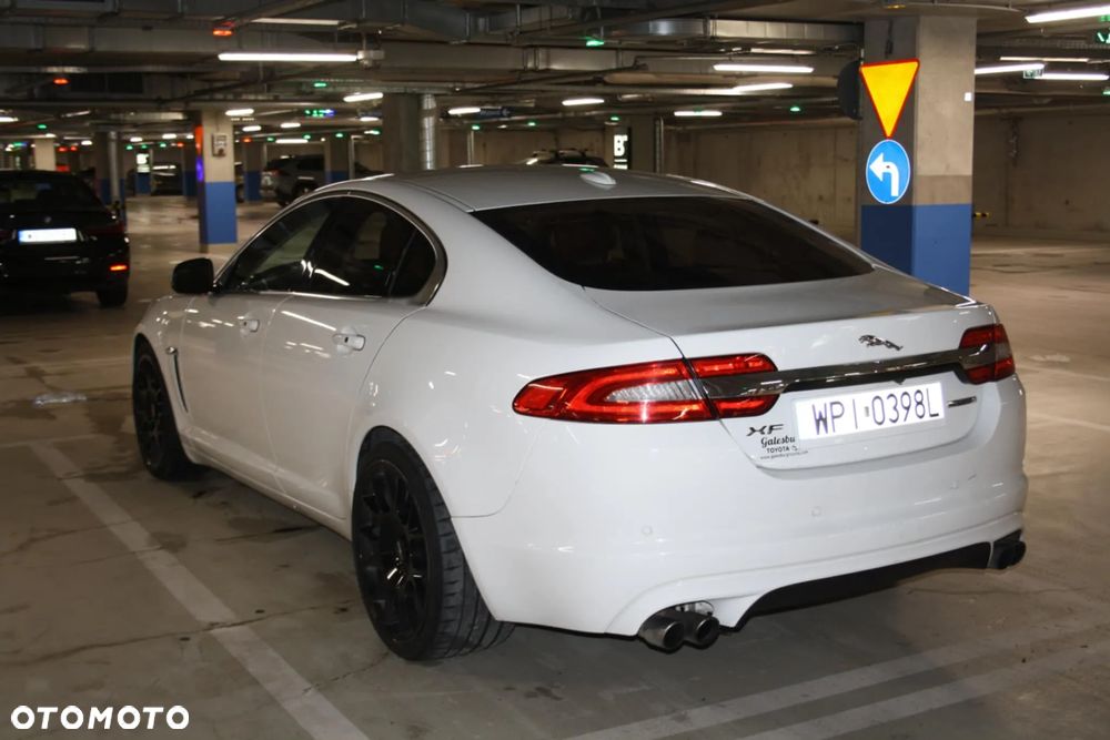 Jaguar XF - 4