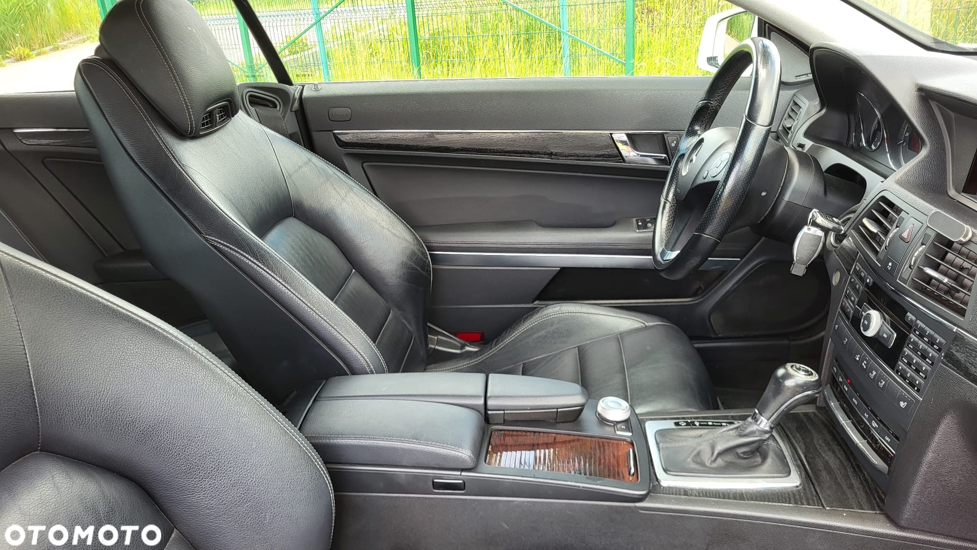 Mercedes-Benz Klasa E 250 CGI Cabrio BlueEFFICIENCY Automatik Avantgarde - 9