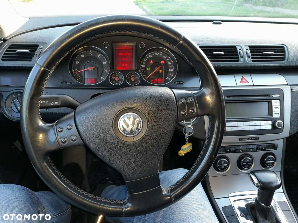 Volkswagen Passat - 6