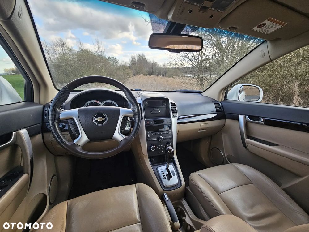 Chevrolet Captiva 3.2 LT (deu) - 8