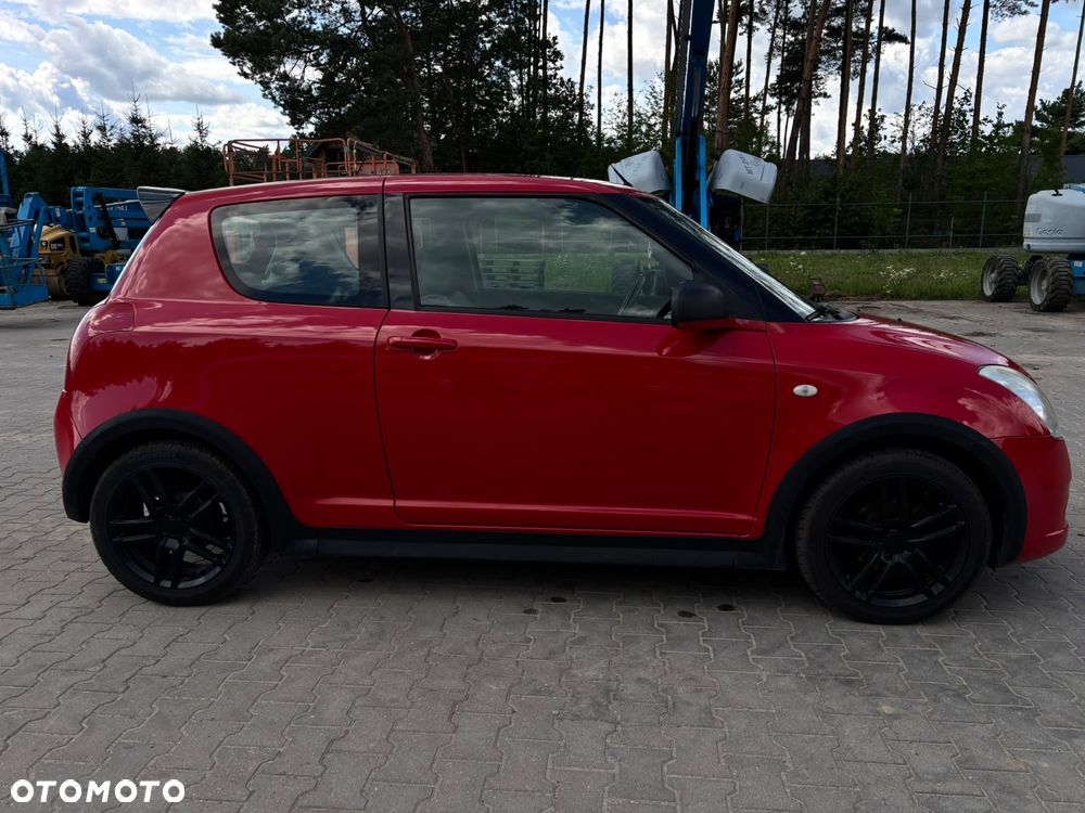 Suzuki Swift 1.3 GC - 8