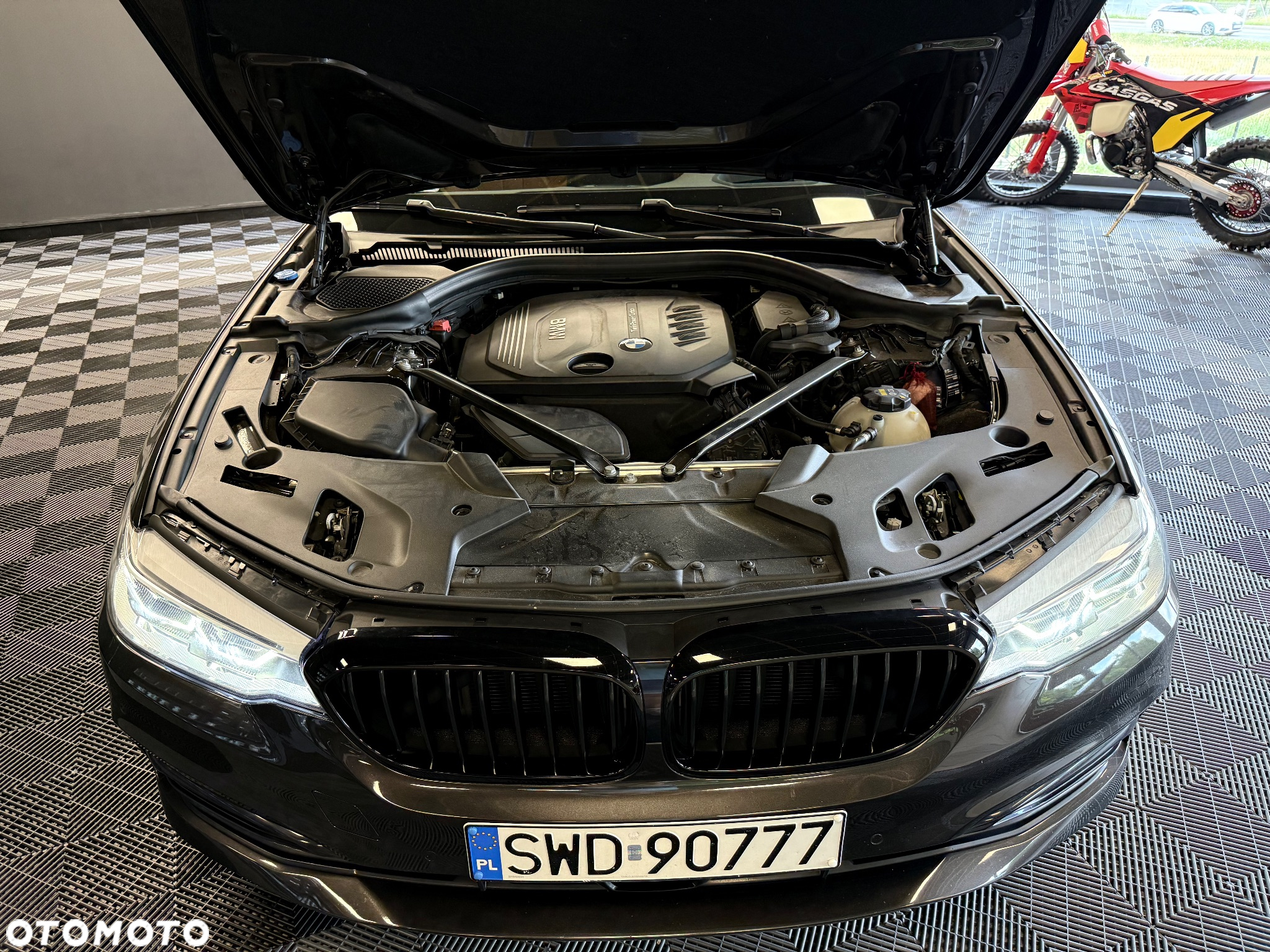 BMW Seria 5 520d Luxury Line sport - 32