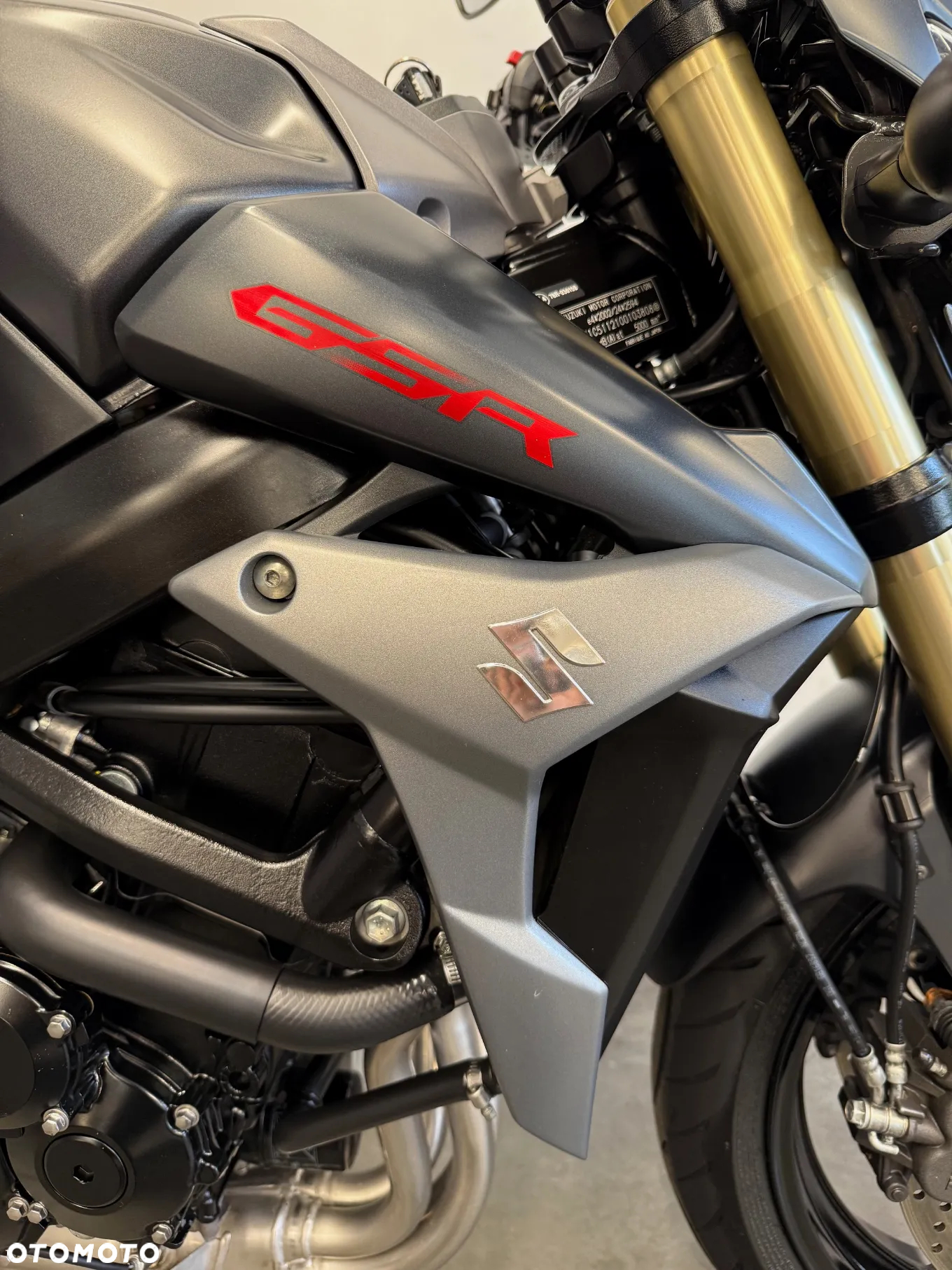 Suzuki GSR - 30