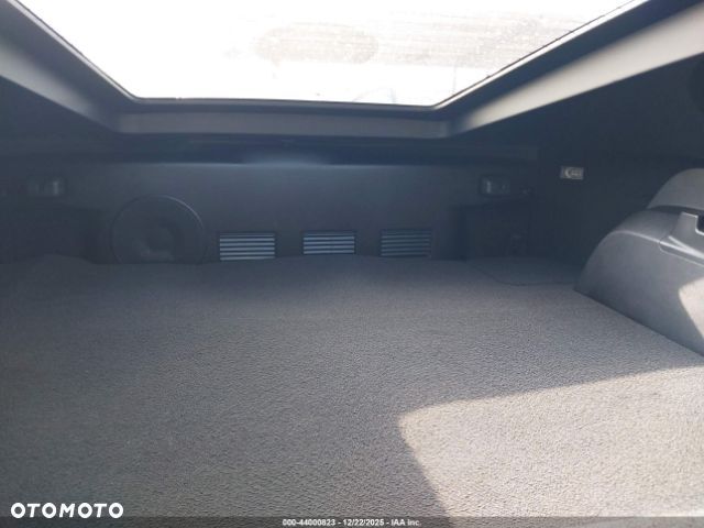 Chevrolet Corvette - 11