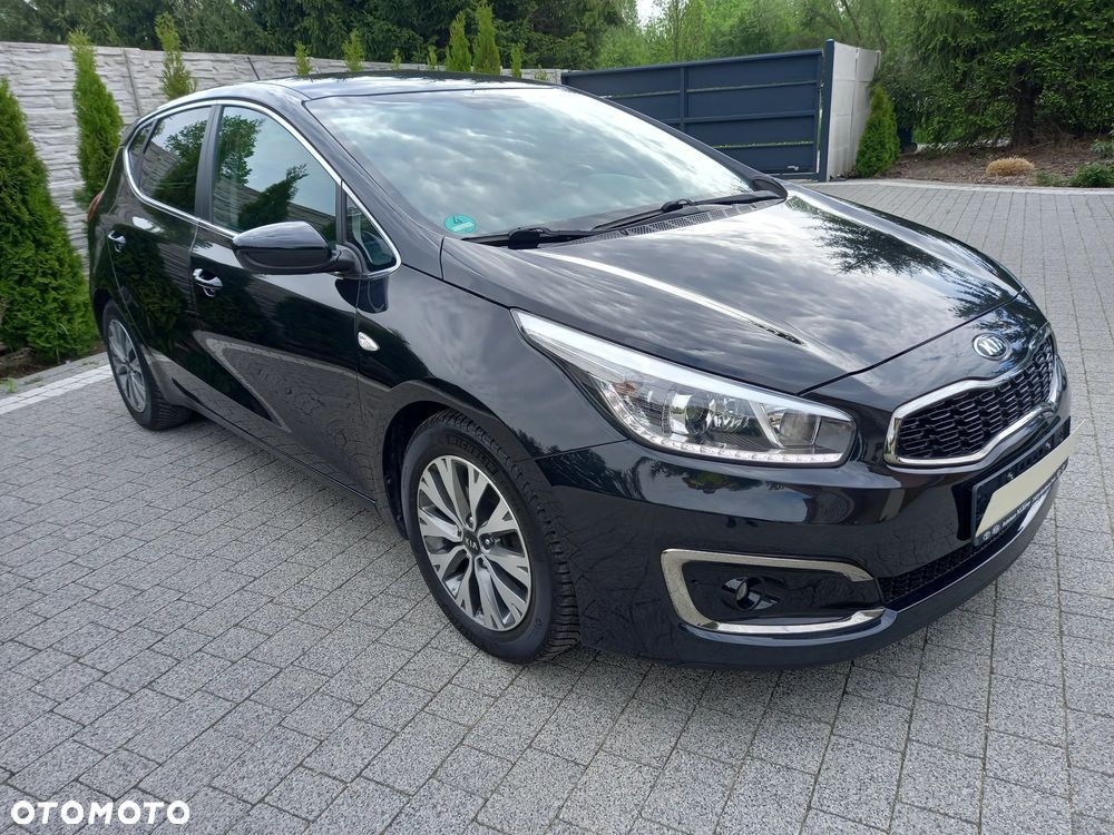 Kia Ceed 1.6 GDI Platinum Edition - 1
