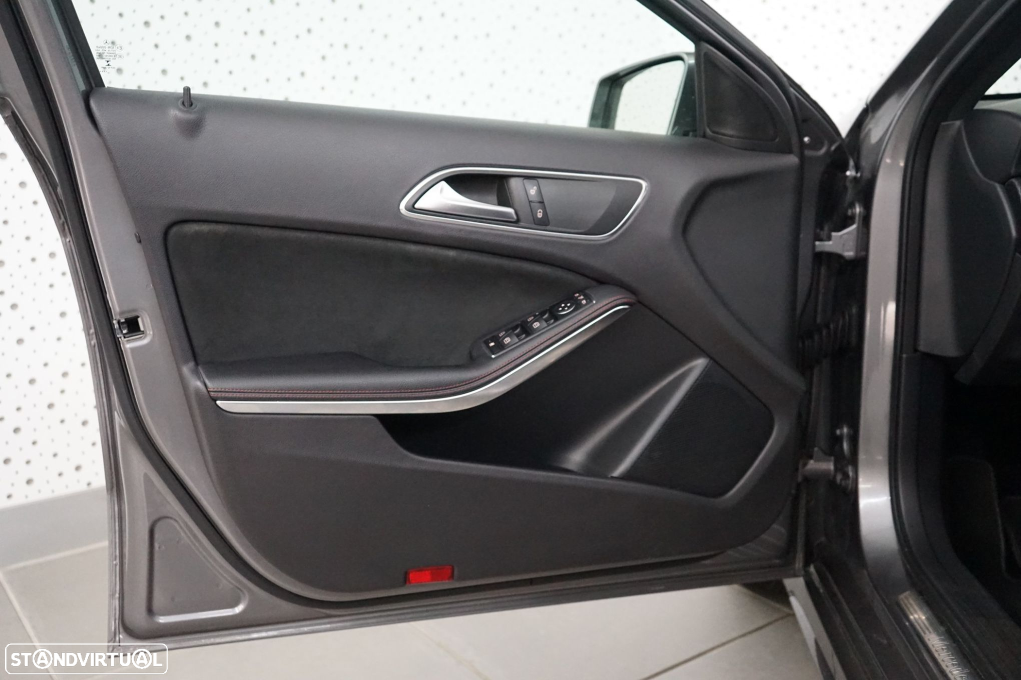 Mercedes-Benz A 180 d AMG Line - 11