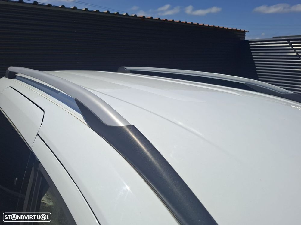 Ford Tourneo Courier 1.0 EcoBoost Titanium - 45
