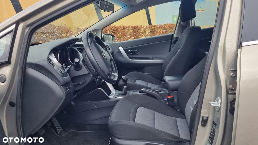 Kia Ceed 1.6 GDI Spirit - 12