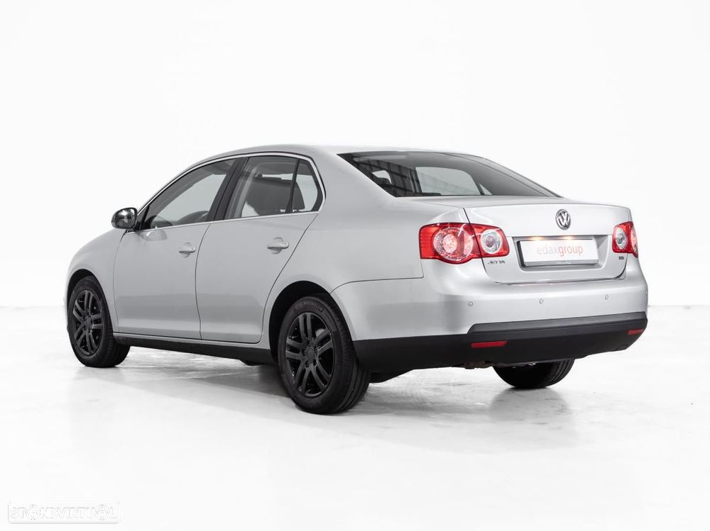 VW Jetta - 4