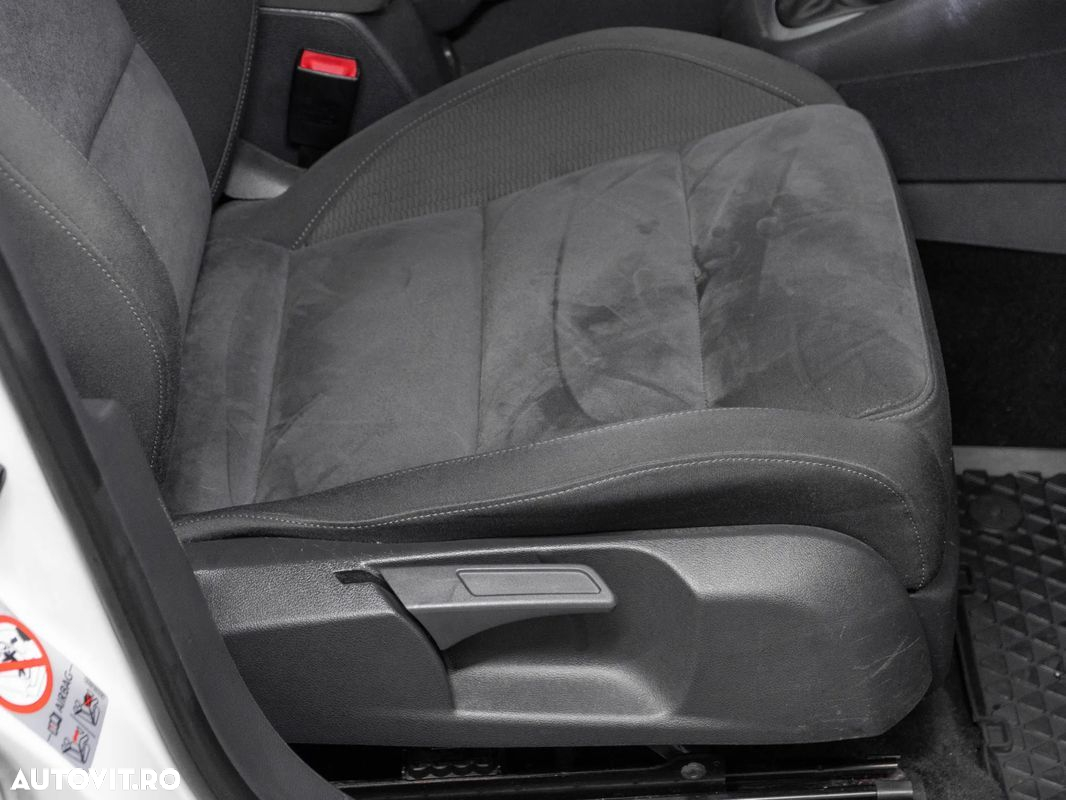 Volkswagen Golf - 23