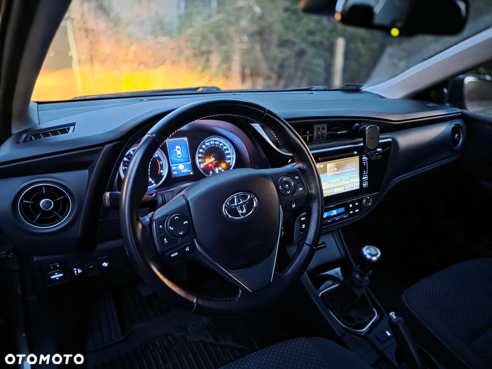 Toyota Corolla 1.6 Comfort - 5