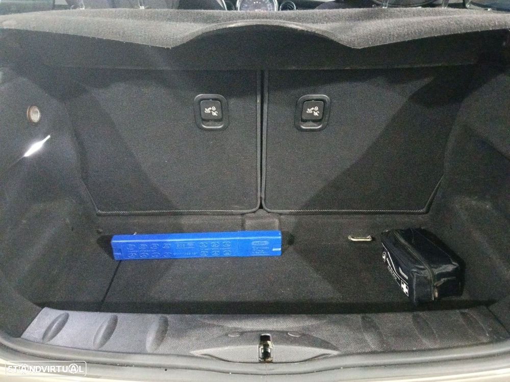 MINI 3 Portas Cooper D - 14