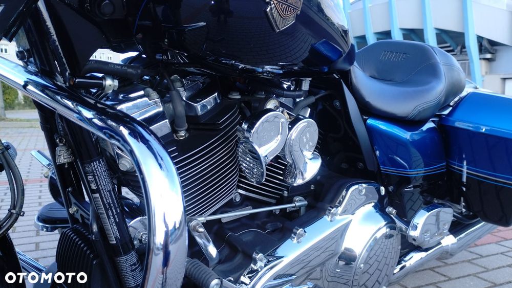 Harley-Davidson CVO Street Glide - 8
