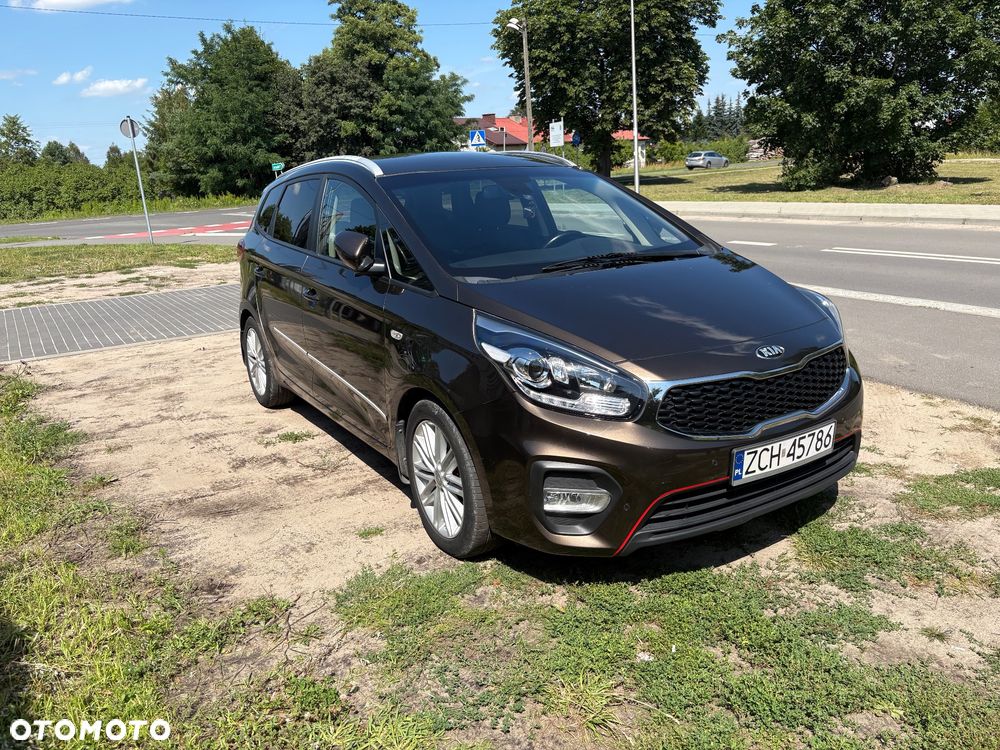 Kia Carens - 3