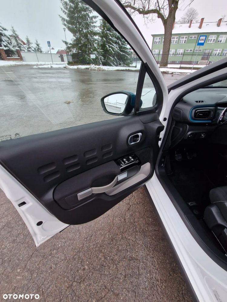 Citroën C3 Pure Tech 82 SHINE - 17